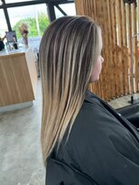 ウィリーベル 沖縄(WILLIE BELLE) 外国人風ハイライト/バレイヤージュ/ハイライト/ゴールド