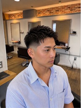 エープラス(A+)の写真/メンズも通いやすい雰囲気◎高い技術力とデザイン力で、仕事も休日もおしゃれに決まるヘアをご提案☆