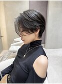 洗練された印象と女性らしさを両立したハンサムショート