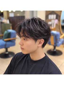 ネオリーブ モカ 川崎チネチッタ店(Neolive mocca) 川崎メンズニュアンスパーマ|ナチュラルセンターパート