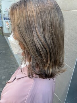 グミ(gumi) *gumi*鎖骨ミディアム×ミルクティーベージュ