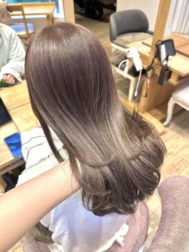 バイオレット 表参道店(Violet) 艶感たっぷりグレーベージュくすみカラーシアベージュ