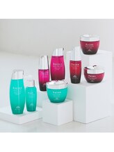 髪の内部から補修し、ツヤと潤いをキープ。［町田/町田駅］