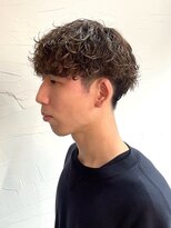 ディスイズバーバーセカンド(THIS IS BARBER 2nd)&nbsp;ツーブロック　メンズパーマ　波巻きパーマ　ナチュラルブラウン