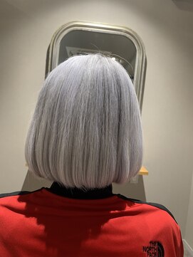 ぷう 40代50代60代脱白髪染めグレイヘアボブ［袋町/白髪染め/カット]