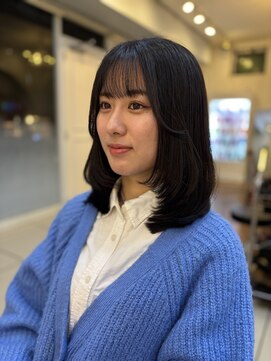 フレア(FLAiR) 10代20代顔周りレイヤーカットワンカールスタイル