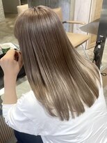 サンクプロジェクト(cinq PROJECT)&nbsp;原宿ミルクティーベージュレイヤーカットヘーゼルベージュ前髪