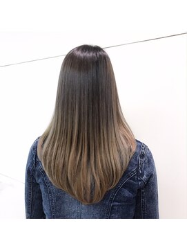 クララ サカエ(CLALA Sakae LA.DONNA group) 艶髪★グレージュグラデーション