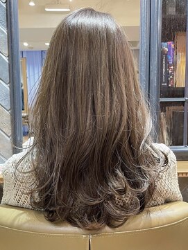 ビュートリアム 南青山(BEAUTRIUM) ふわっと感が可愛いローレイヤー イルミナカラー 20代30代40代