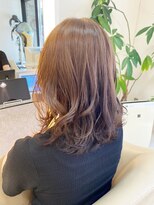 アームス リレーション(Arms Relation) 軽やかレイヤー×マットゴールドで華やかに