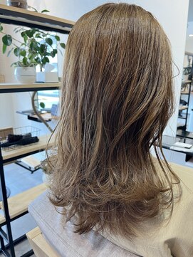 スイ(SUI) ブリーチなし！くすみハイトーン(^^)