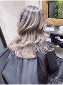バレイヤージュ、ハイライト、グレーベージュ、レイヤーカット