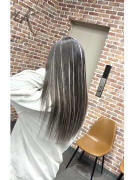 リンク(LinK) 最高級エクステで作る細めのホワイトハイライト