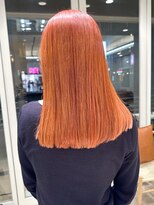 ガーデンヨコハマ(GARDEN YOKOHAMA)&nbsp;セミロング　切りっぱなし　オレンジ　ブリーチ　ハイトーン