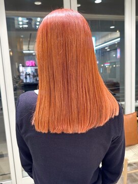 ガーデンヨコハマ(GARDEN YOKOHAMA) セミロング 切りっぱなし オレンジ ブリーチ ハイトーン