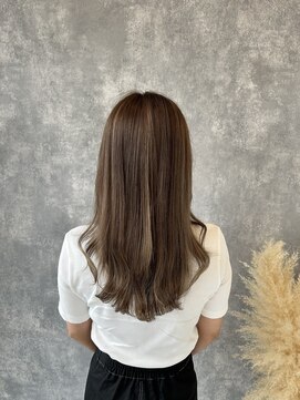 ヘアアンドメイク ムーア(Muuua) グレーベージュカラー