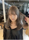 グレージュ×レイヤーカット
