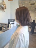 アッシュブラウン×ミディアムレイヤー美髪