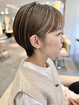 フリップビーアヴェダ(FLIP B AVEDA) 本八幡×ハイライト×似合わせショート×白髪ぼかし