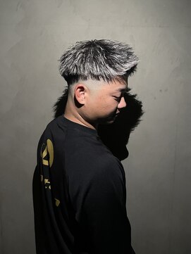 レマン バイ ノイル(Les Mains by Noil) ホワイトメッシュ×ツイスト×ジェットモヒカン