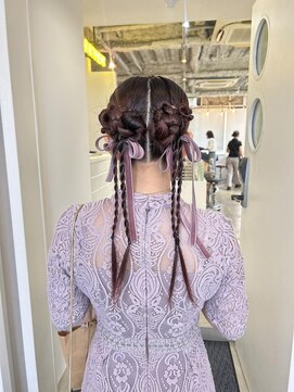 アンバースデー(UNBIRTHDAY) ツインアレンジ/結婚式参列ヘア