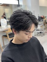 フィフス 渋谷(fifth)&nbsp;メンズミディアムソフトウルフ緩めフェザーパーマセンターパート