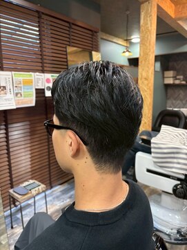 スタンドバーバー 柏(STAND BARBER) MEN’S HAIR/サーフカール/刈り上げセンターパート/柏
