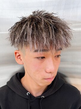 ルーシー 渋谷(LUCEY) ツイストマッシュホワイトメッシュパイルツイストパーマ