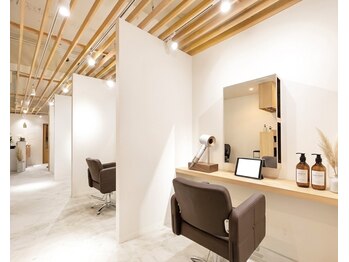 アトレ(attrait)の写真/【HPB AWARD 2026 BEST SALON 注目サロン選出】自分だけの贅沢サロンタイムを♪実力派スタイリスト多数在籍