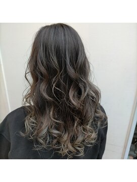 イヴァン アンド リズ 奈良店(IVAn ＆ LIZ) #ハイライト#アッシュグレイジュカラー