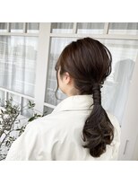 ヘアデザイン ジル(Jill)&nbsp;ローポニーアレンジ