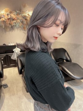 ロンドブルーム 天神大名店(Lond Bloom) 斜めバングシルキーベージュグレージュカラーデザインカラー