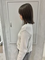 ヨーク(YOKE) YOKE 20代30代切りっぱなしボブ外ハネボブ前髪オリーブべージュ