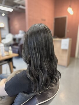 クラウドヘアー CLOUD HAIR 黒髪→ハイライトでホワイトアッシュ/細め/上品/大人