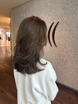 ザック ヴィ(ZACC  vie) セミロングレイヤーカット×チョコレートブラウン