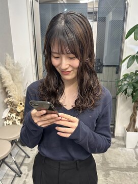 リブロ(LiBro) ペールベージュ大人ガーリーウェーブミディアム似合わせカット