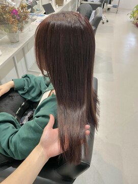 アテ(ate) 20代30代40代ベージュ暖色系カラー大人ストレート透明感