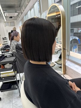 ロンドルピナス 小倉(Lond Lupinus) ブルーブラック/ワイドバング/美髪のススメ/外ハネボブ/北九州