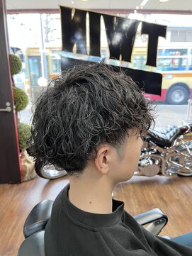 ツイン スパイラルパーマ/ツーブロマッシュ