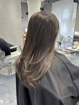 ヘーゼル 博多(HAZEL.) Naito【大人かわいいグラデーションカラー】