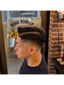 バレス 田町(BALES) <理容室>[メンズ/床屋/シェービング/ヘッドスパ/田町/芝浦]