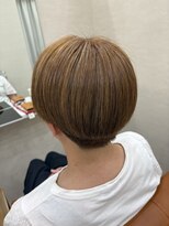 インス 奈良柏木店(INCE)&nbsp;白髪ぼかしハイライト、ショート◎