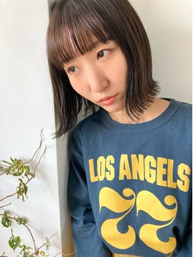 カロリー(Cal-) 切りっぱなしボブ × アッシュグレージュ