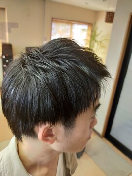 カットライン(CUT LINE) ショート×ツーブロックスタイル