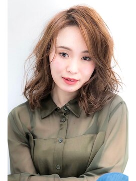 ステアケース 武蔵小杉店(stair:case) 2022年人気髪型　ミディアムレイヤー　ニュアンスパーマ