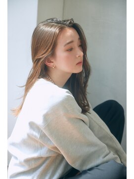 リトル エスタ 大名(little×esta) センターパートがマッチ！ナチュラルロング