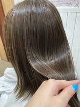 ヘアラヴィ(hair La Vie) グレージュ