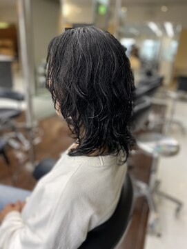 シャンプーボーイエイムス(SHAMPOO BOY aims) 大人黒髪パーマスタイル