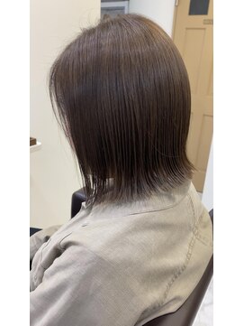 エメ(aimer) 白髪ぼかしブライツカラー×外ハネボブ