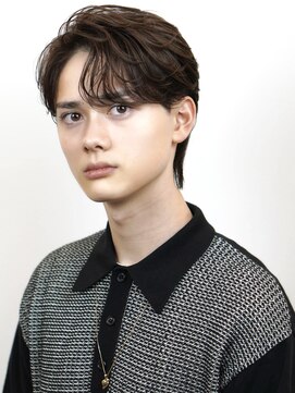 オーシャントーキョーオーバー 渋谷(OCEAN TOKYO OVER) 韓国ヘアカルマパーマコンマバングセンターパート黒髪ウルフ